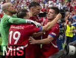 20.06.2024, Fussball UEFA EURO 2024, Vorrunde, Gruppe C, Slowenien - Serbien, in der Fuball Arena Mnchen.  Torjubel Luka Jovic (re, Serbien) nach seinem Tor zum 1:1 Ausgleich.

