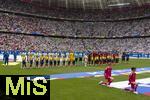 20.06.2024, Fussball UEFA EURO 2024, Vorrunde, Gruppe C, Slowenien - Serbien, in der Fuball Arena Mnchen.  Beide Teams stellen sich zur Hymne auf

