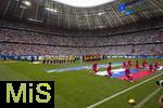 20.06.2024, Fussball UEFA EURO 2024, Vorrunde, Gruppe C, Slowenien - Serbien, in der Fuball Arena Mnchen.  Beide Teams stellen sich zur Hymne auf

