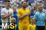 20.06.2024, Fussball UEFA EURO 2024, Vorrunde, Gruppe C, Slowenien - Serbien, in der Fuball Arena Mnchen.  Jan Oblak (Slowenien) bei der Nationalhymne 

