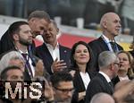 23.06.2024, Fussball UEFA EURO 2024, Vorrunde, 3.Spieltag, Deutschland - Schweiz, in der Frankfurt-Arena in Frankfurt am Main, Bundeskanzler Olaf Scholz (Deutschland) und Auenministerin Annalena Baerbock (Deutschland) unter den Ehrenleuten.
