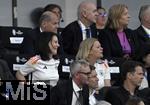 23.06.2024, Fussball UEFA EURO 2024, Vorrunde, 3.Spieltag, Deutschland - Schweiz, in der Frankfurt-Arena in Frankfurt am Main, Bundeskanzler Olaf Scholz (Deutschland) und Auenministerin Annalena Baerbock (Duetschland) mit Deutschland Trikot und Nancy Fsser (Deutschland)
