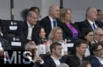 23.06.2024, Fussball UEFA EURO 2024, Vorrunde, 3.Spieltag, Deutschland - Schweiz, in der Frankfurt-Arena in Frankfurt am Main, Bundeskanzler Olaf Scholz (Deutschland) und Auenministerin Annalena Baerbock (Duetschland) mit Deutschland Trikot und Nancy Fsser (Deutschland)
