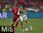 23.06.2024, Fussball UEFA EURO 2024, Vorrunde, 3.Spieltag, Deutschland - Schweiz, in der Frankfurt-Arena in Frankfurt am Main, v.l. Remo Freuler (Schweiz) gegen Jamal Musiala (Deutschland) 
