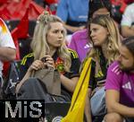 23.06.2024, Fussball UEFA EURO 2024, Vorrunde, 3.Spieltag, Schweiz - Deutschland, in der Frankfurt-Arena in Frankfurt am Main,  Manuel Neuers Ehefrau Anika Neuer (li) beim EM-Spiel auf der Tribne 
