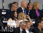 23.06.2024, Fussball UEFA EURO 2024, Vorrunde, 3.Spieltag, Schweiz - Deutschland, in der Frankfurt-Arena in Frankfurt am Main,  Ehrentribne, mit Bundeskanzler Olaf Scholz (oben li), Bundes-Aussenministerin Annalena Baerbock, Bundes-Innenministerin Nancy Faeser (beide im Deutschland-Trikot), DFB Prsident Bernd Neuendorf (Deutschland),