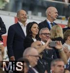 23.06.2024, Fussball UEFA EURO 2024, Vorrunde, 3.Spieltag, Schweiz - Deutschland, in der Frankfurt-Arena in Frankfurt am Main,  Ehrentribne, mit Bundeskanzler Olaf Scholz (oben mitte), Bundes-Aussenministerin Annalena Baerbock,  Geschftsfhrer Hans-Joachim Watzke (DFB), DFB Prsident Bernd Neuendorf (Deutschland), 
