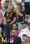 23.06.2024, Fussball UEFA EURO 2024, Vorrunde, 3.Spieltag, Schweiz - Deutschland, in der Frankfurt-Arena in Frankfurt am Main,  li: Ehefrau Anika Bissl von Torwart Manuel Neuer (Deutschland)   
