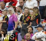 23.06.2024, Fussball UEFA EURO 2024, Vorrunde, 3.Spieltag, Schweiz - Deutschland, in der Frankfurt-Arena in Frankfurt am Main,  Mutter Marita Neuer (li) und Ehefrau Anika Bissl (mitte) von Torwart Manuel Neuer (Deutschland) 
