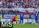 25.06.2024, Fussball UEFA EURO 2024, Vorrunde, 3.Spieltag, Frankreich - Polen, im BVB-Stadion in Dortmund,  Robert Lewandowski (Polen) beim Elfmeter gegen Torwart Brice Samba (Frankreich), hier stoppt Robert Lewandowski (Polen) kurz beim Anlauf um den Torwart zu verwirren.

