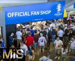 25.06.2024, Fussball UEFA EURO 2024, Vorrunde, 3.Spieltag, Frankreich - Polen, im BVB-Stadion in Dortmund, vor dem Fanshop bilden sich Schlangen.

