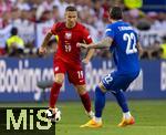 25.06.2024, Fussball UEFA EURO 2024, Vorrunde, 3.Spieltag, Frankreich - Polen, im BVB-Stadion in Dortmund, v.li: Przemyslaw Frankowski (Polen) gegen Theo (Frankreich).

