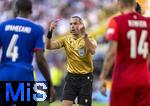 25.06.2024, Fussball UEFA EURO 2024, Vorrunde, 3.Spieltag, Frankreich - Polen, im BVB-Stadion in Dortmund, Schiedsrichter Marco Guida (ITA) gibt Anweisungen.

