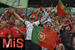 26.06.2024, Fussball UEFA EURO 2024, Vorrunde, 3.Spieltag, Georgien - Portugal, in der Arena AufSchalke Gelsenkirchen,   Die portugiesischen Fans feuern ihre Mannschaft an 

