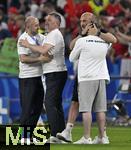 26.06.2024, Fussball UEFA EURO 2024, Vorrunde, 3.Spieltag, Georgien - Portugal, in der Arena AufSchalke Gelsenkirchen,    Willy Sagnol (Georgien) jubelt zum Schluss

