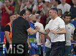 26.06.2024, Fussball UEFA EURO 2024, Vorrunde, 3.Spieltag, Georgien - Portugal, in der Arena AufSchalke Gelsenkirchen,    Willy Sagnol (Georgien) jubelt zum Schluss

