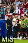 26.06.2024, Fussball UEFA EURO 2024, Vorrunde, 3.Spieltag, Georgien - Portugal, in der Arena AufSchalke Gelsenkirchen,  Trainer Willy Sagnol (2.v.li, Georgien) Torjubel 

