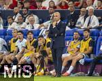 26.06.2024, Fussball UEFA EURO 2024, Vorrunde, 3.Spieltag, Georgien - Portugal, in der Arena AufSchalke Gelsenkirchen,  Trainer Roberto Martinez (Portugal) nachdenklich 

