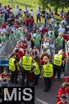 26.06.2024, Fussball UEFA EURO 2024, Vorrunde, 3.Spieltag, Georgien - Portugal, in der Arena AufSchalke Gelsenkirchen, Eingangskontrolle der Fans 

