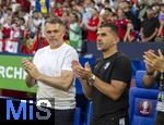 26.06.2024, Fussball UEFA EURO 2024, Vorrunde, 3.Spieltag, Georgien - Portugal, in der Arena AufSchalke Gelsenkirchen, li: Trainer Willy Sagnol (Georgien) 

