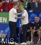 26.06.2024, Fussball UEFA EURO 2024, Vorrunde, 3.Spieltag, Georgien - Portugal, in der Arena AufSchalke Gelsenkirchen, Trainer Willy Sagnol (li, Georgien) 

