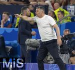 26.06.2024, Fussball UEFA EURO 2024, Vorrunde, 3.Spieltag, Georgien - Portugal, in der Arena AufSchalke Gelsenkirchen, Trainer Willy Sagnol (Georgien) gibt Anweisungen. 

