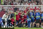 26.06.2024, Fussball UEFA EURO 2024, Vorrunde, 3.Spieltag, Georgien - Portugal, in der Arena AufSchalke Gelsenkirchen, die Georgier stellen sich begeistert zum Gruppenfoto nach dem Sieg auf dem Platz auf.

