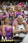 29.06.2024, Fussball UEFA EURO 2024, Achtelfinale, Deutschland - Dnemark, in der BVB-Arena Dortmund,   Lisa die Frau von Niclas Fllkrug (Deutschland) mit Tochter und Familie 

