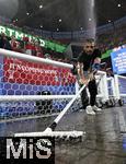 29.06.2024, Fussball UEFA EURO 2024, Achtelfinale, Deutschland - Dnemark, in der BVB-Arena Dortmund,   Es hat sich ein Gewitter ber dem Himmel zusammen gebraut, berall tropft das Wasser herunter

