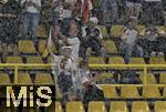 29.06.2024, Fussball UEFA EURO 2024, Achtelfinale, Deutschland - Dnemark, in der BVB-Arena Dortmund,   Es hat sich ein Gewitter ber dem Himmel zusammen gebraut, berall tropft das Wasser herunter. Die deutschen Fans lassen sich nicht vertreiben

