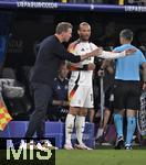 29.06.2024, Fussball UEFA EURO 2024, Achtelfinale, Deutschland - Dnemark, in der BVB-Arena Dortmund,  Trainer Julian Nagelsmann (Deutschland) spricht mit Jamal Musiala (Deutschland)  

