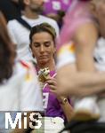 29.06.2024, Fussball UEFA EURO 2024, Achtelfinale, Deutschland - Dnemark, in der BVB-Arena Dortmund, Lisa Mller (Deutschland) die Frau von Thomas Mller (Deutschland) ist erstmals beim Spiel, mit Eistte in der Hand und Trikot

