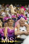 29.06.2024, Fussball UEFA EURO 2024, Achtelfinale, Deutschland - Dnemark, in der BVB-Arena Dortmund, Lisa (mitte) die Frau von Niclas Fllkrug (Deutschland) mit Tochter und Familie

