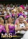 29.06.2024, Fussball UEFA EURO 2024, Achtelfinale, Deutschland - Dnemark, in der BVB-Arena Dortmund, Lisa (mitte) die Frau von Niclas Fllkrug (Deutschland) mit Tochter und Familie 

