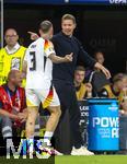 29.06.2024, Fussball UEFA EURO 2024, Achtelfinale, Deutschland - Dnemark, in der BVB-Arena Dortmund, v.l. David Raum (Deutschland) und Trainer Julian Nagelsmann (Deutschland) besprechen sich.

