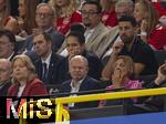 29.06.2024, Fussball UEFA EURO 2024, Achtelfinale, Deutschland - Dnemark, in der BVB-Arena Dortmund, v.l. Bundeskanzler Olaf Scholz (Deutschland) und Britta Ernst (Deutschland) nachdenklich auf der Tribne 

