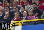 29.06.2024, Fussball UEFA EURO 2024, Achtelfinale, Deutschland - Dnemark, in der BVB-Arena Dortmund, v.l. Bundeskanzler Olaf Scholz (Deutschland) und Britta Ernst (Deutschland) nachdenklich auf der Tribne und Hans-Joachim Watzke (Deutschland) 

