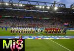 29.06.2024, Fussball UEFA EURO 2024, Achtelfinale, Deutschland - Dnemark, in der BVB-Arena Dortmund, Beide Mannschaften stehen in einer Linie zur Hymne bereit.

