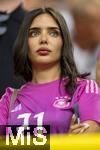 29.06.2024, Fussball UEFA EURO 2024, Achtelfinale, Deutschland - Dnemark, in der BVB-Arena Dortmund, Sara Arfaoui (Deutschland) die Frau von Ilkay Gndogan (Deutschland) nachdenklich.

