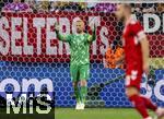 29.06.2024, Fussball UEFA EURO 2024, Achtelfinale, Deutschland - Dnemark, in der BVB-Arena Dortmund, Torwart Kasper Schmeichel (Dnemark) unzufrieden.

