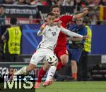 29.06.2024, Fussball UEFA EURO 2024, Achtelfinale, Deutschland - Dnemark, in der BVB-Arena Dortmund, v.l. Jamal Musiala (Deutschland) gegen Thomas Delaney (Dnemark) 

