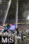 29.06.2024, Fussball UEFA EURO 2024, Achtelfinale, Deutschland - Dnemark, in der BVB-Arena Dortmund, Schlechtes Wetter braut sich zusammen . Hier regnet es in Strmen und es Hagelt. Helfer kehren das Wasser in den Gulli

