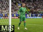 29.06.2024, Fussball UEFA EURO 2024, Achtelfinale, Deutschland - Dnemark, in der BVB-Arena Dortmund, Kasper Schmeichel (Dnemark) nachdenklich.

