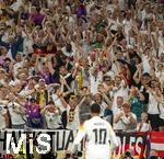 29.06.2024, Fussball UEFA EURO 2024, Achtelfinale, Deutschland - Dnemark, in der BVB-Arena Dortmund, Die deutschen Fans bejubeln das 2:0 von Jamal Musiala (Deutschland) 

