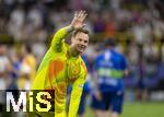 29.06.2024, Fussball UEFA EURO 2024, Achtelfinale, Deutschland - Dnemark, in der BVB-Arena Dortmund,  Die deutschen jubeln zum Schluss. Hier winkt Torwart Manuel Neuer (Deutschland) zu seinen Liebsten

