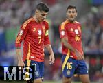 30.06.2024, Fussball UEFA EURO 2024, Achtelfinale, Spanien - Georgien, im Kln Stadion,  v.l. Alvaro Morata (Spanien) und Rodri (Spanien) gehen nachdenklich in die Pause

