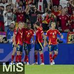 30.06.2024, Fussball UEFA EURO 2024, Achtelfinale, Spanien - Georgien, im Kln Stadion,  Torjubel Nico Williams (Spanien), Dani Olmo (Spanien), Alejandro Grimaldo (Spanien) 

