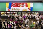 30.06.2024, Fussball UEFA EURO 2024, Achtelfinale, Spanien - Georgien, im Kln Stadion, Die Fans holen Bier und Essen an den Verkaufsstnden.

