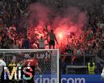 01.07.2024, Fussball UEFA EURO 2024, Achtelfinale, Portugal - Slowenien, in der Frankfurt Arena Frankfurt am Main, Die slowenischen Fans haben Pyrotechnik gezndet,  

