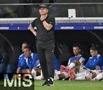 01.07.2024, Fussball UEFA EURO 2024, Achtelfinale, Portugal - Slowenien, in der Frankfurt Arena Frankfurt am Main, Trainer Matjaz Kek (Slowenien)  nachdenklich.

